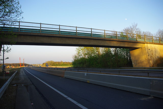 Accommodation bridge over A428