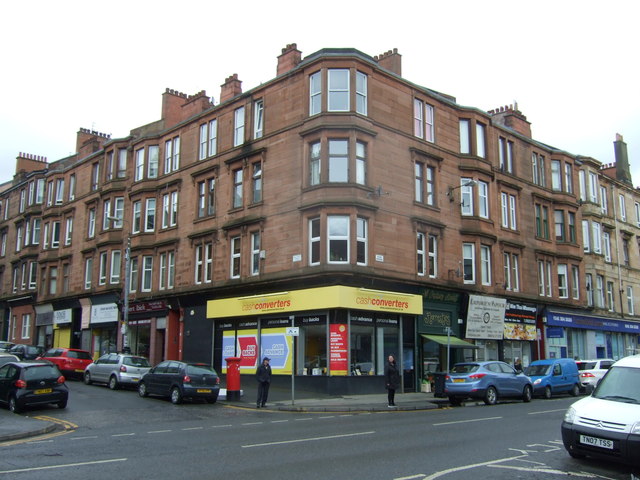 Shops and flats on Duke Street, Glasgow © JThomas cc-by-sa/2.0 ...