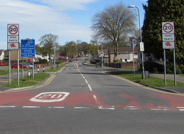 Junction of Llanyravon Way and... © Jaggery cc-by-sa/2.0 :: Geograph ...