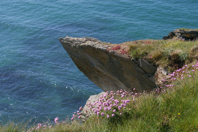 Cliff overhang west of Aber Step