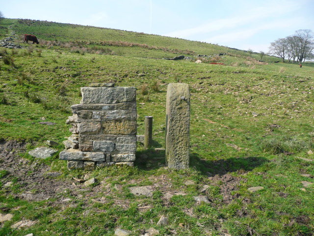 Stile on Halifax FP98 at the ruins of Mixenden Fields Farm