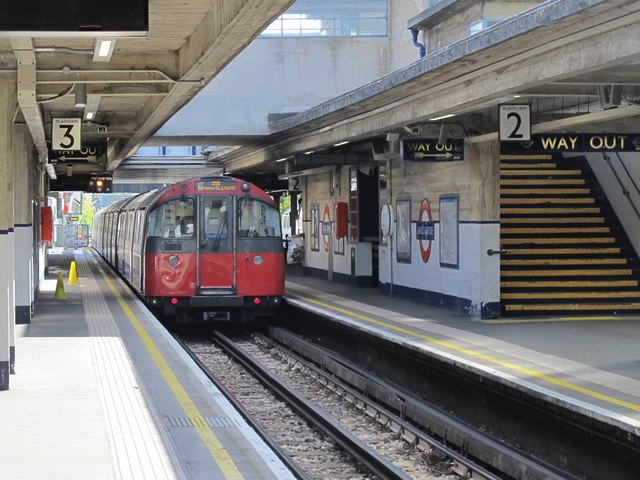 Arnos Grove tube station