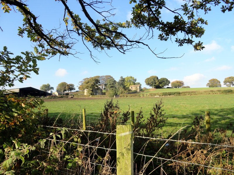 Malton House farm © Robert Graham ccbysa/2.0 Geograph Britain and