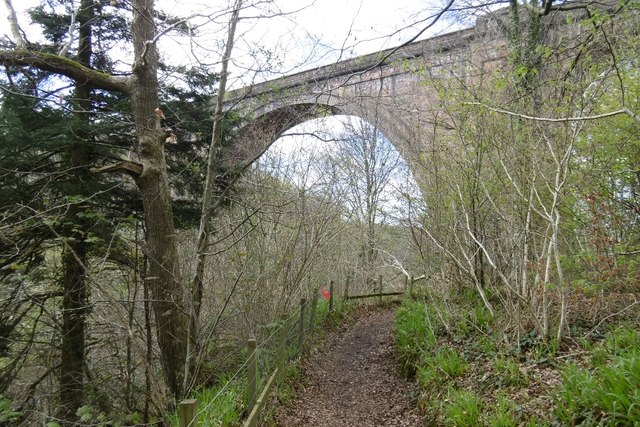 Ballochmyle Viaduct © Richard Webb cc-by-sa/2.0 :: Geograph Britain and ...