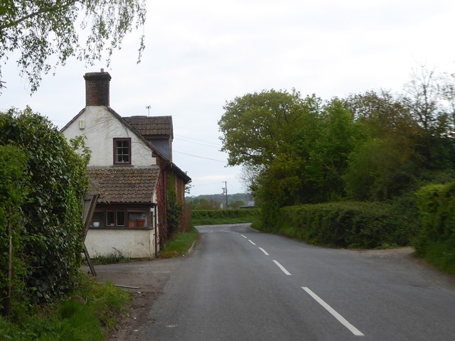 Rose Cottage at the junction of Solomon's Hollow and A378