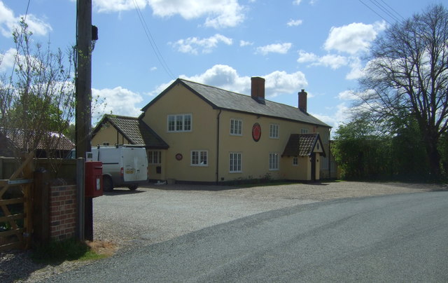 The Lindsey Rose Public House © Jthomas Geograph Britain And Ireland 