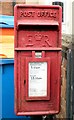 E II R postbox (WN2 114)