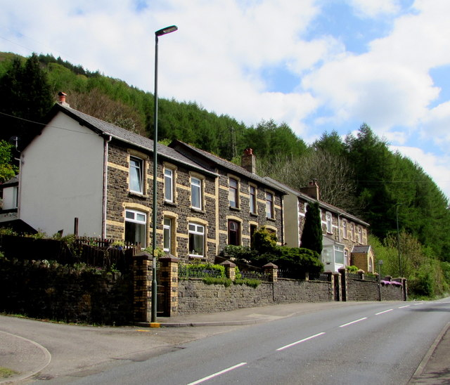 Waterloo Terrace, Cwm © Jaggery :: Geograph Britain and Ireland