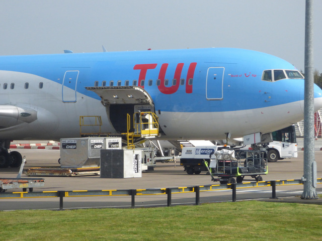 TUI aircraft at Glasgow Airport © Thomas Nugent cc-by-sa/2.0 ...