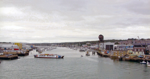Medina Estuary at Cowes, 2004