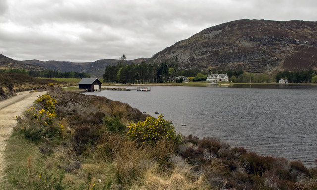 Wyvis Lodge, Loch Glass © Greg Fitchett cc-by-sa/2.0 :: Geograph ...