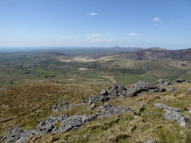 View down the start of the Lleyn Peninsula from Moel yr Ogof