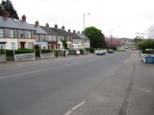 Scrabo Road approaching its junction with the A20