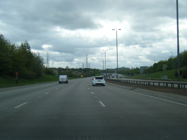 M1 at Junction 44 © Colin Pyle cc-by-sa/2.0 :: Geograph Britain and Ireland