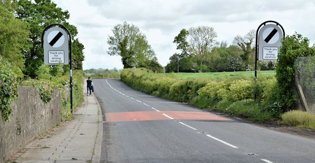 national-speed-limit-signs-moira-may-albert-bridge-geograph