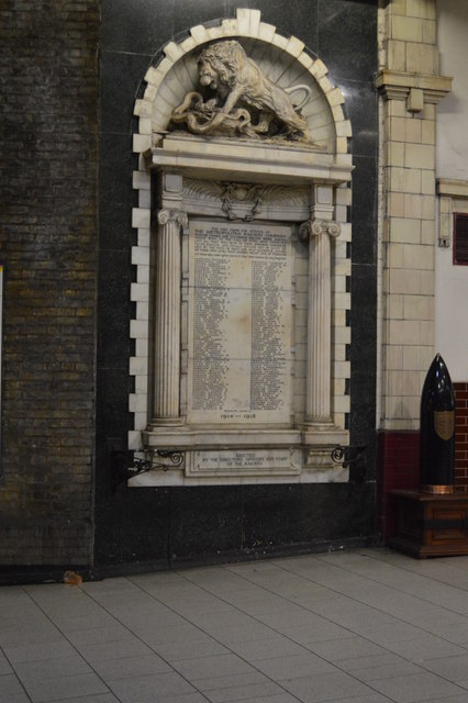 War Memorial, Baker Street Station