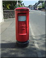 NT0186 : Elizabethan postbox on Main Street, Newmills by JThomas