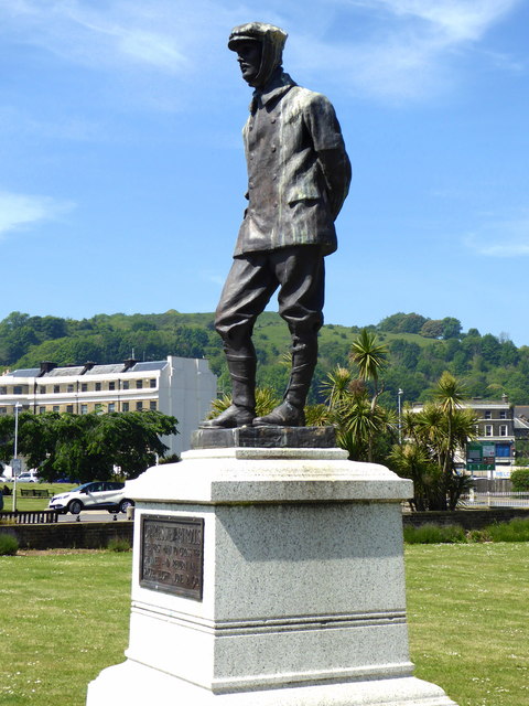 Statue on Marine Parade, Dover