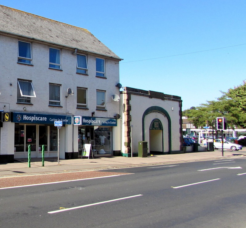 Hospiscare shop, St Thomas, Exeter © Jaggery cc-by-sa/2.0 :: Geograph ...