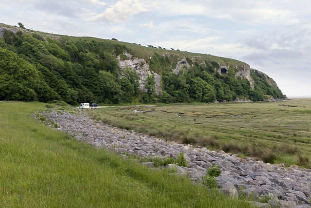 Embankment near Rougholme Point