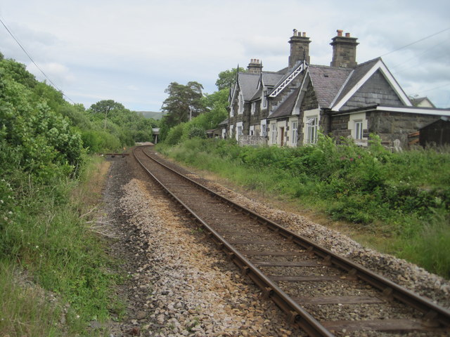 Cemmes Road railway station (site), Powys