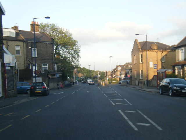 Toller Lane, Bradford © Colin Pyle cc-by-sa/2.0 :: Geograph Britain and