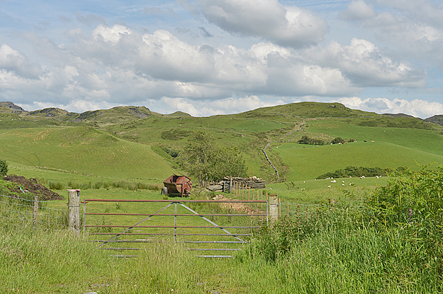 Gate and fields above Bron Erw