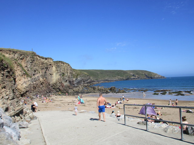 Rocky Bay © Jonathan Thacker cc-by-sa/2.0 :: Geograph Ireland