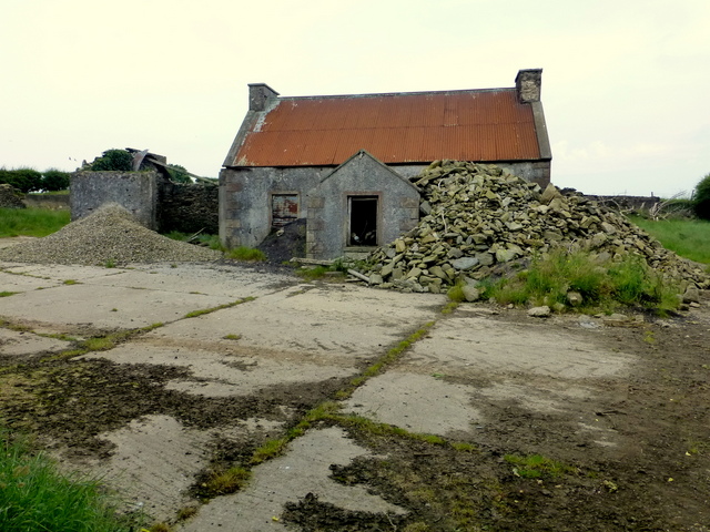 Ruined farmhouse, Backhill