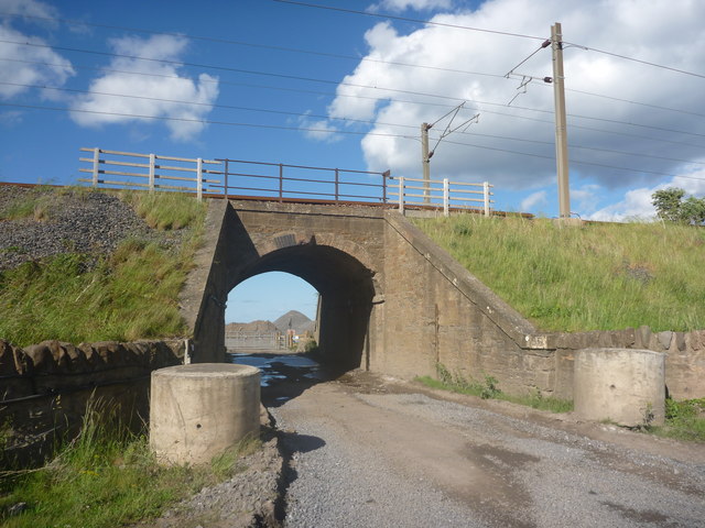 East Lothian Bridges : ECML8/095 Near East Barns
