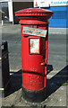 Out of service Elizabeth II postbox on Hilderthorpe Road, Bridlington