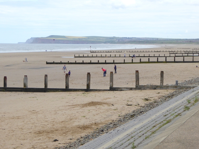 Groynes on the eastern beach at Redcar © Oliver Dixon :: Geograph ...