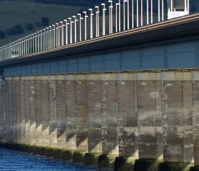 close-up-of-the-tay-road-bridge-mat-fascione-geograph-britain-and