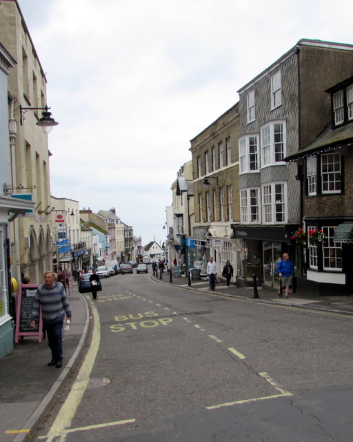 Down Broad Street, Lyme Regis © Jaggery cc-by-sa/2.0 :: Geograph ...