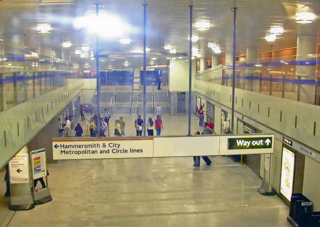 New  concourse of King's Cross St Pancras London Underground station, 2006