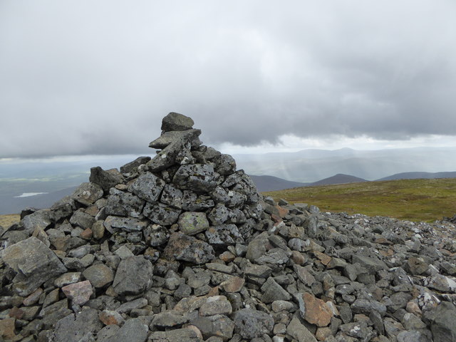 Summit cairn, Morven