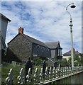 Polyn lamp y tu allan i Gapel Bethel / Lamppost outside Bethel chapel