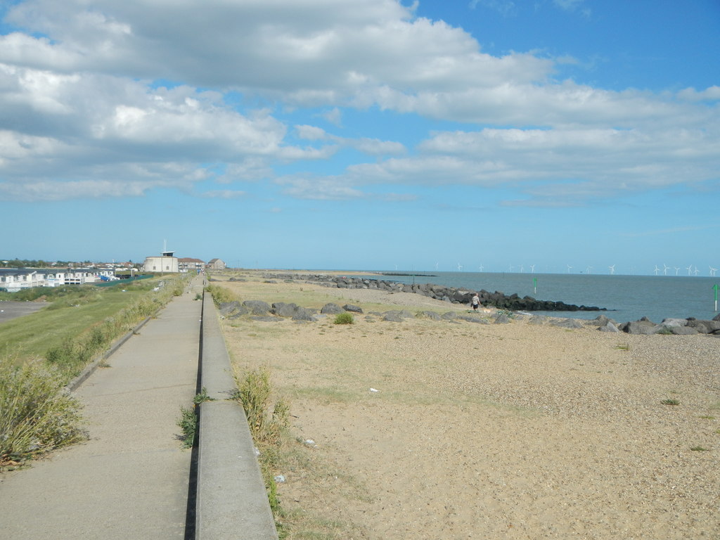 Sea Wall and Beach, Seawick © Paul Franks cc-by-sa/2.0 :: Geograph ...