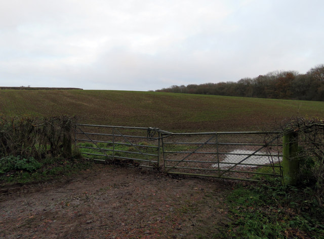 Gateway into field by Loddington Reddish