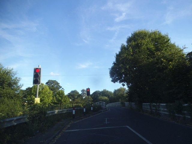 Crossing the River Wey on Newark Lane