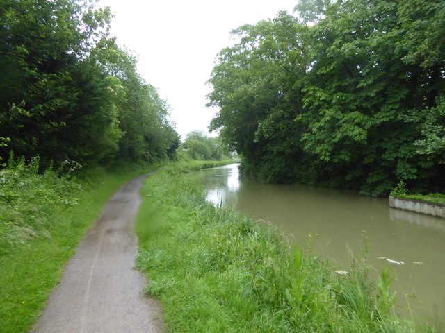 Kennet and Avon Canal near Sells Green