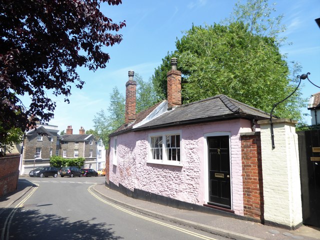 Pink cottage in Willow Lane