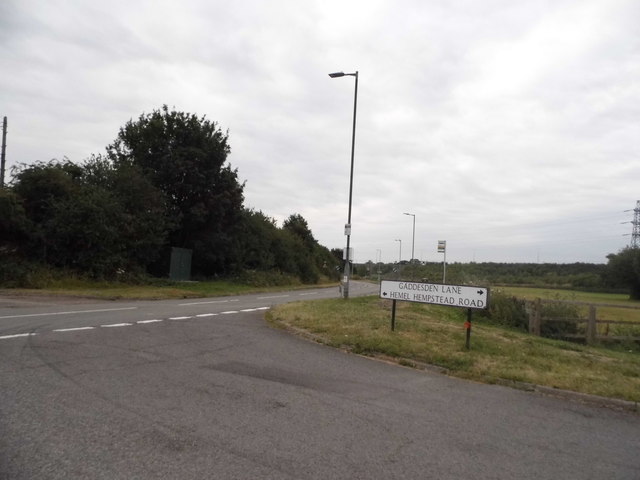 Gaddesden Lane at the junction of Hemel Hempstead Road