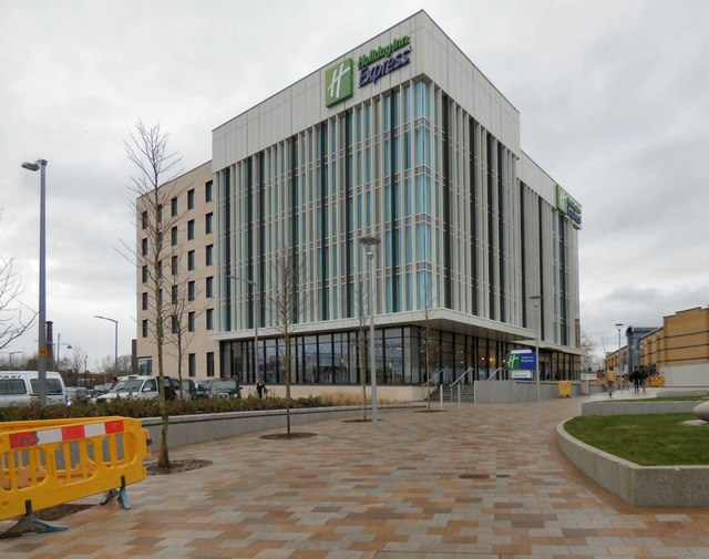 Holiday Inn Express, Stockport © Gerald England :: Geograph Britain and ...