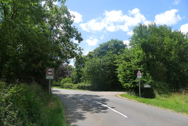 Clipsham Road entering Rutland