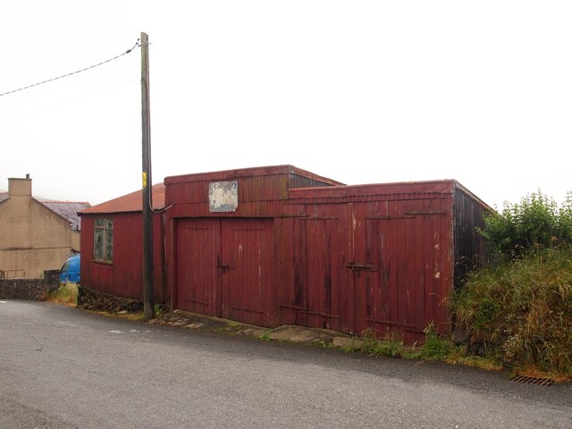 Old Garage, Llithfaen