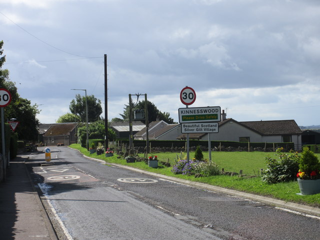 A911 entrance to Kinnesswood