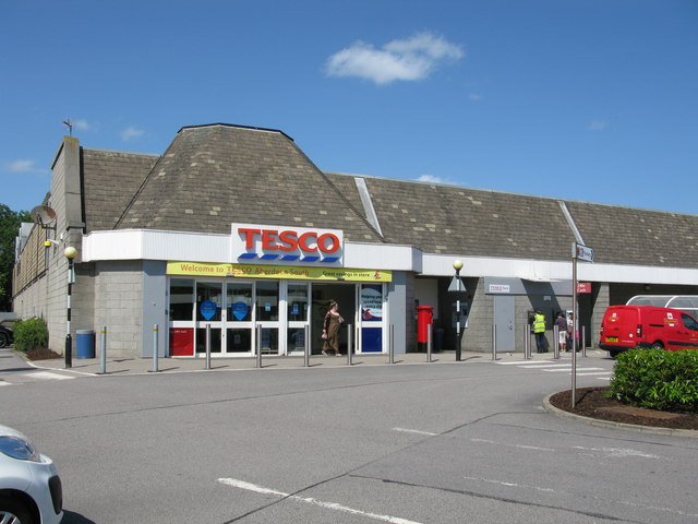 Tesco, Aberdeen South © G Laird cc-by-sa/2.0 :: Geograph Britain and ...