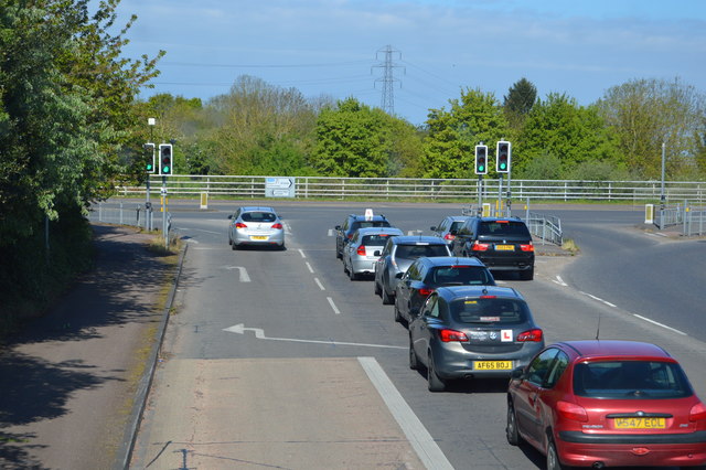 King's Hedges Rd © N Chadwick cc-by-sa/2.0 :: Geograph Britain and Ireland