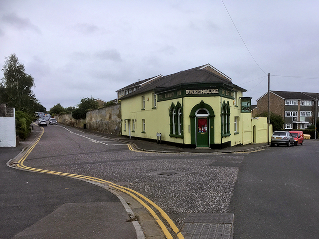 the-railway-inn-the-dust-hole-salisbury-david-dixon-cc-by-sa-2-0